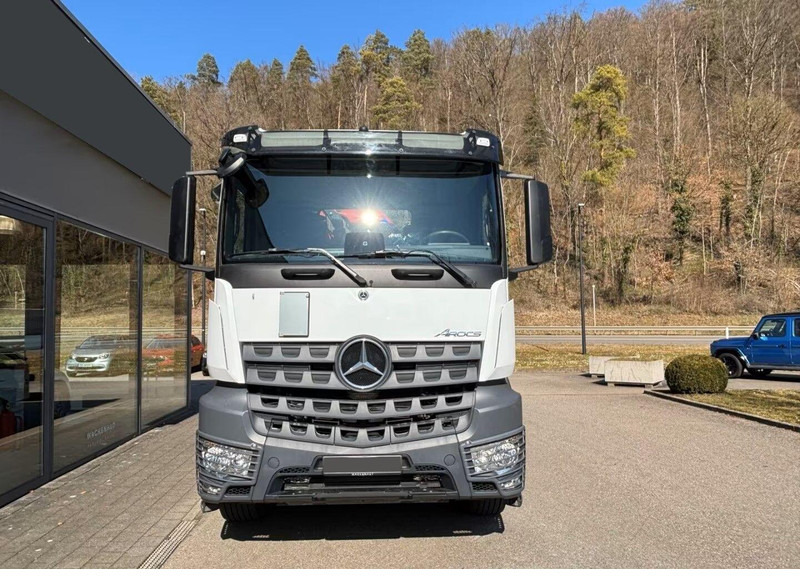 Mercedes-Benz Arocs 1840 - 3 way tipper truck + crane - Camion basculantă, Camion cu macara: Foto 5 Mercedes-Benz Arocs 1840 - 3 way tipper truck + crane - Camion basculantă, Camion cu macara: Foto 5