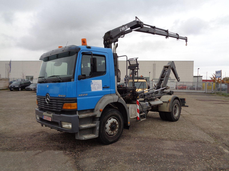 Mercedes-Benz Atego 1828 Hook lift truck + Crane Hiab 102 - Camion cu cârlig, Camion cu macara: Foto 1 Mercedes-Benz Atego 1828 Hook lift truck + Crane Hiab 102 - Camion cu cârlig, Camion cu macara: Foto 1