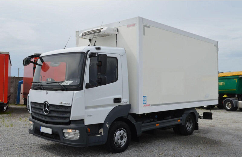 Mercedes-Benz Atego 716 IZOTERMA REFRIGERATOR SIDE DOOR - Camion frigider: Foto 1 Mercedes-Benz Atego 716 IZOTERMA REFRIGERATOR SIDE DOOR - Camion frigider: Foto 1