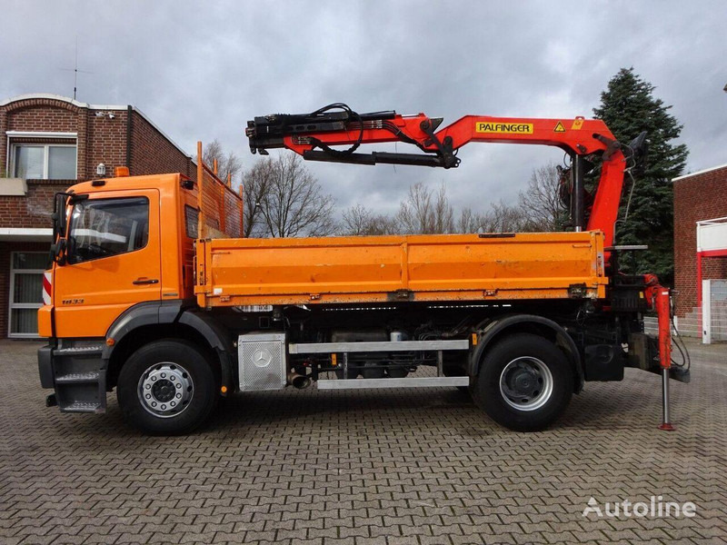 Mercedes-Benz Axor 1833 - 2 way tipper+crane - Camion basculantă, Camion cu macara: Foto 5 Mercedes-Benz Axor 1833 - 2 way tipper+crane - Camion basculantă, Camion cu macara: Foto 5