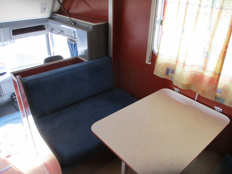 Camion transport cai Mercedes-Benz Axor 1833 - Horse transporter: Foto 14