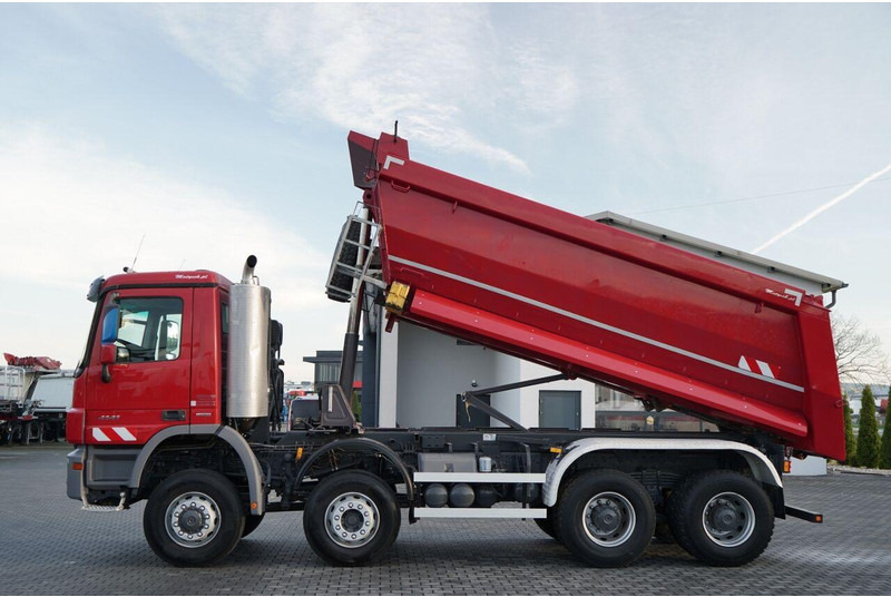 Mercedes-Benz CTROS 4141 / 8X6 / WYWROTKA TYLNOZSYPOWA / MEILLER KIPPER 5.3M / - Camion basculantă: Foto 5 Mercedes-Benz CTROS 4141 / 8X6 / WYWROTKA TYLNOZSYPOWA / MEILLER KIPPER 5.3M / - Camion basculantă: Foto 5