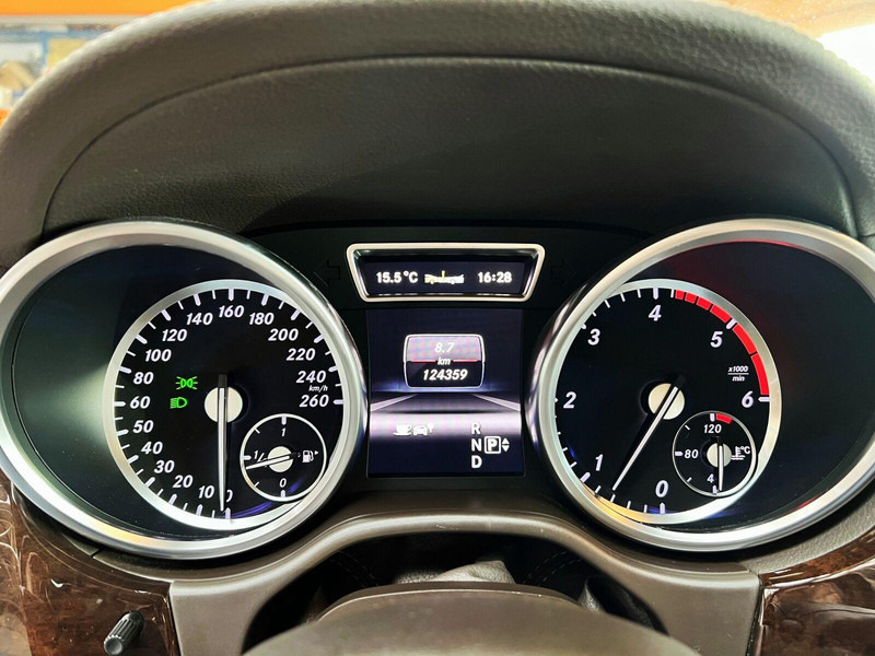 SUV Mercedes-Benz GL-Klasse 350 BlueTec 4-Matic Salon PL, Bezwypadkowy: Foto 17 SUV Mercedes-Benz GL-Klasse 350 BlueTec 4-Matic Salon PL, Bezwypadkowy: Foto 17