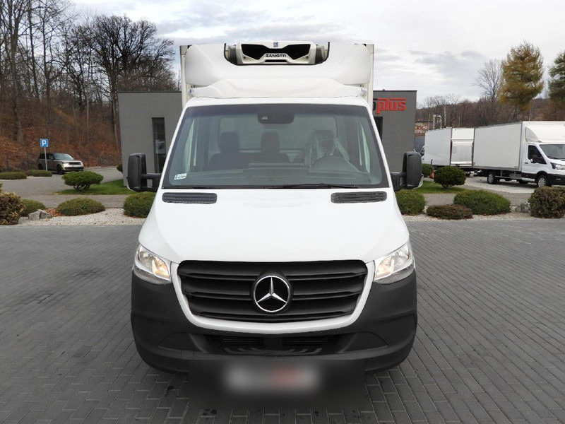 Mercedes-Benz SPRINTER 314 CHŁODNIA KONTENER -1*C TEMPOMAT NAWIGACJA KLIMATYZA - Autoutilitară frigorifica: Foto 5 Mercedes-Benz SPRINTER 314 CHŁODNIA KONTENER -1*C TEMPOMAT NAWIGACJA KLIMATYZA - Autoutilitară frigorifica: Foto 5