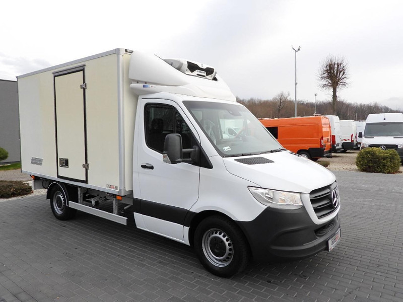Mercedes-Benz SPRINTER 314 CHŁODNIA KONTENER -1*C TEMPOMAT NAWIGACJA KLIMATYZA - Autoutilitară frigorifica: Foto 4 Mercedes-Benz SPRINTER 314 CHŁODNIA KONTENER -1*C TEMPOMAT NAWIGACJA KLIMATYZA - Autoutilitară frigorifica: Foto 4