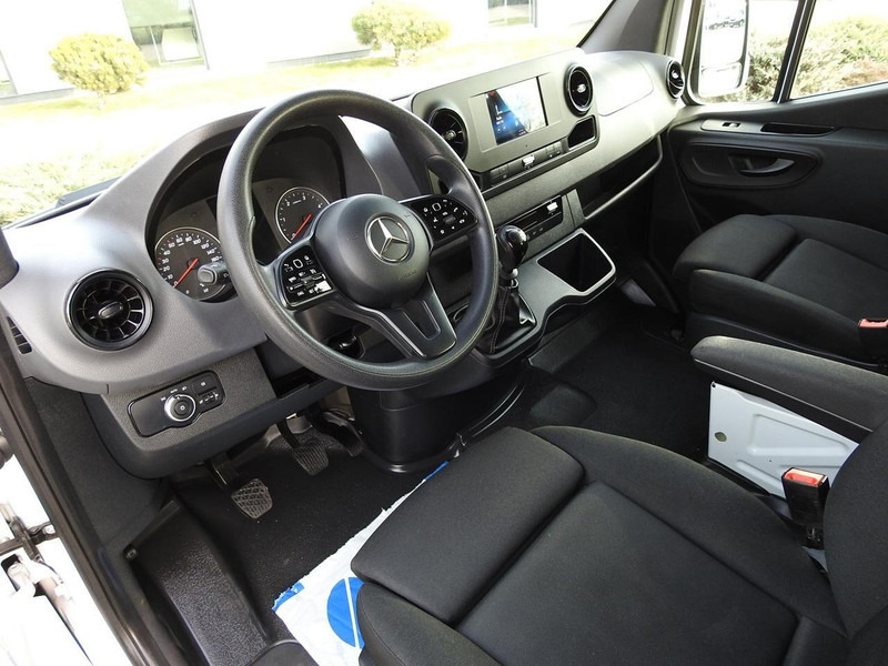 Mercedes-Benz SPRINTER 314 FURGON BRYGADÓWKA 6 MIEJSC TEMPOMAT KLIMATYZACJA - Microbuz, Transport persoane: Foto 2 Mercedes-Benz SPRINTER 314 FURGON BRYGADÓWKA 6 MIEJSC TEMPOMAT KLIMATYZACJA - Microbuz, Transport persoane: Foto 2