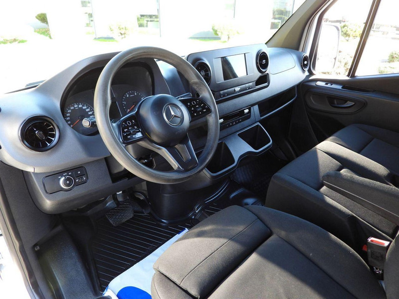 Mercedes-Benz SPRINTER 316 - Microbuz, Transport persoane: Foto 2 Mercedes-Benz SPRINTER 316 - Microbuz, Transport persoane: Foto 2