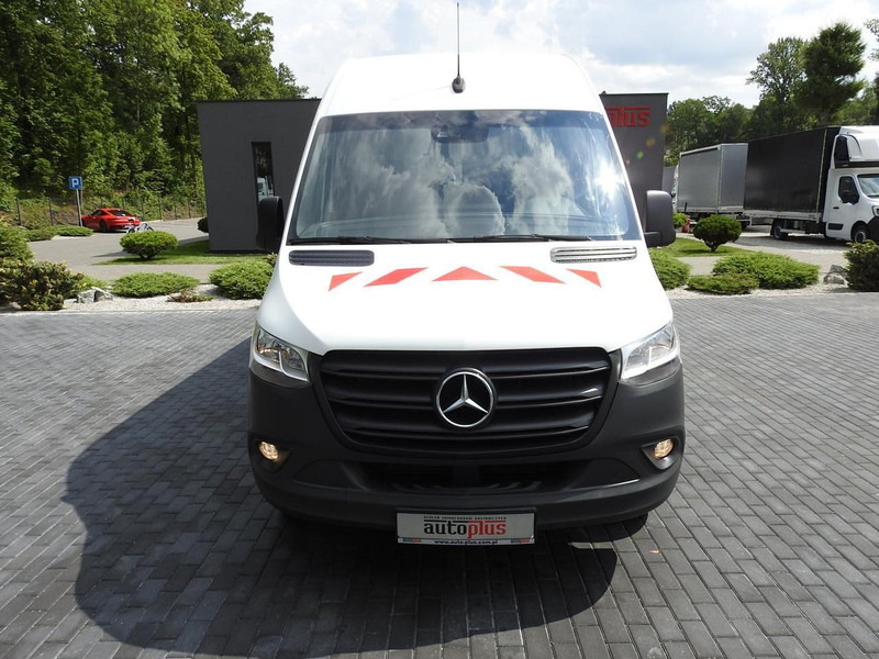 Mercedes-Benz SPRINTER FURGON BRYGADÓWKA 5 MIEJSC TEMPOMAT NAWIGACJA KLIMATYZ - Microbuz, Transport persoane: Foto 5 Mercedes-Benz SPRINTER FURGON BRYGADÓWKA 5 MIEJSC TEMPOMAT NAWIGACJA KLIMATYZ - Microbuz, Transport persoane: Foto 5