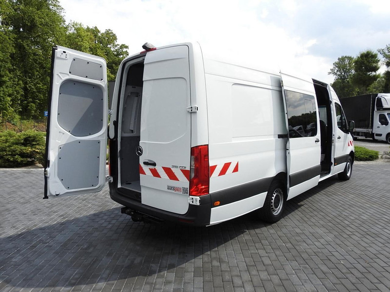 Mercedes-Benz SPRINTER FURGON BRYGADÓWKA 5 MIEJSC TEMPOMAT NAWIGACJA KLIMATYZ - Microbuz, Transport persoane: Foto 3 Mercedes-Benz SPRINTER FURGON BRYGADÓWKA 5 MIEJSC TEMPOMAT NAWIGACJA KLIMATYZ - Microbuz, Transport persoane: Foto 3