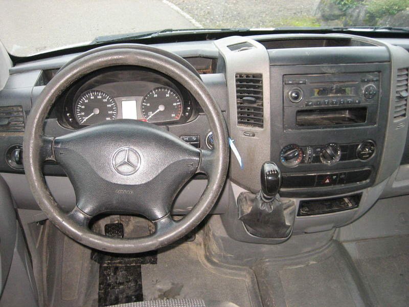 Mercedes-Benz Sprinter 316 CDI Doka - Camion platformă: Foto 4 Mercedes-Benz Sprinter 316 CDI Doka - Camion platformă: Foto 4