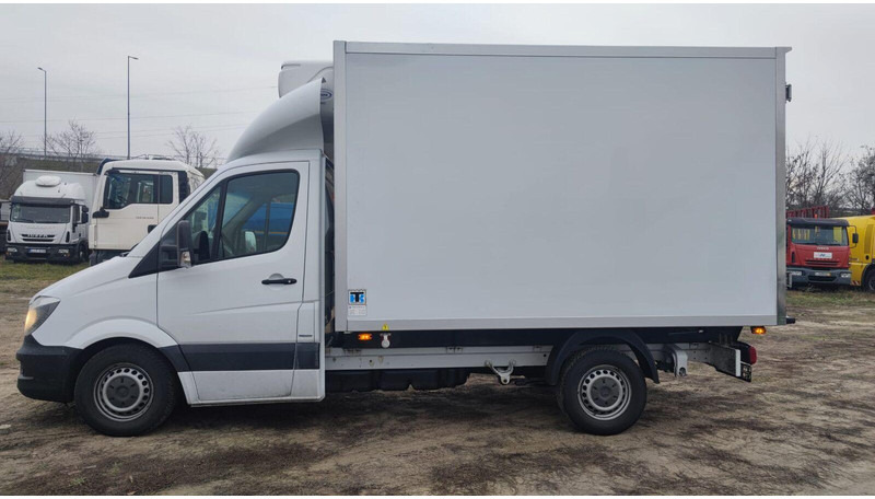 Mercedes-Benz Sprinter 316 cdi - Carrier Xarios 500 frigo - 3,5t - 220V - Autoutilitară frigorifica: Foto 4 Mercedes-Benz Sprinter 316 cdi - Carrier Xarios 500 frigo - 3,5t - 220V - Autoutilitară frigorifica: Foto 4