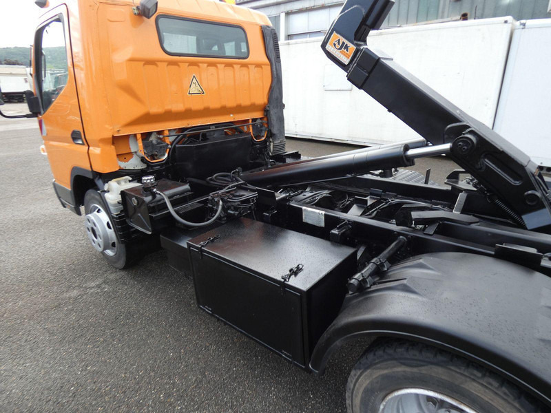 Mitsubishi Canter Fuso Abrollkipper - Camion platformă, Camion cu macara: Foto 5 Mitsubishi Canter Fuso Abrollkipper - Camion platformă, Camion cu macara: Foto 5