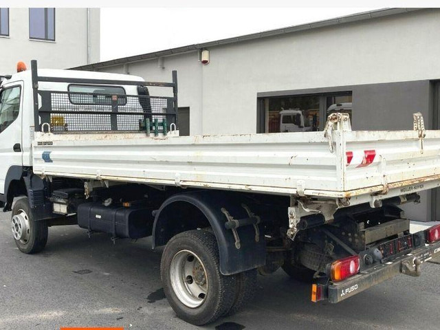 Mitsubishi Fuso 4x4 3 way tipper - Camion basculantă: Foto 3 Mitsubishi Fuso 4x4 3 way tipper - Camion basculantă: Foto 3