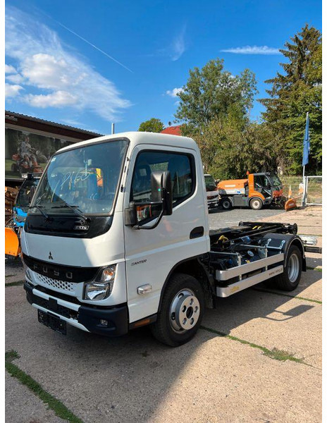 Mitsubishi Fuso Canter 6S15 - Camion cu cârlig: Foto 1 Mitsubishi Fuso Canter 6S15 - Camion cu cârlig: Foto 1