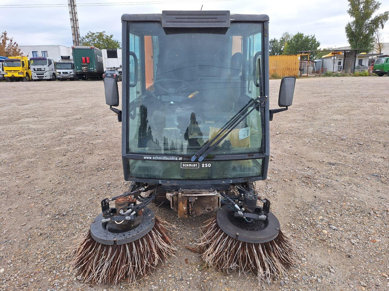Schmidt Swingo 250 - Sweeper - Măturătoare stradală: Foto 2 Schmidt Swingo 250 - Sweeper - Măturătoare stradală: Foto 2