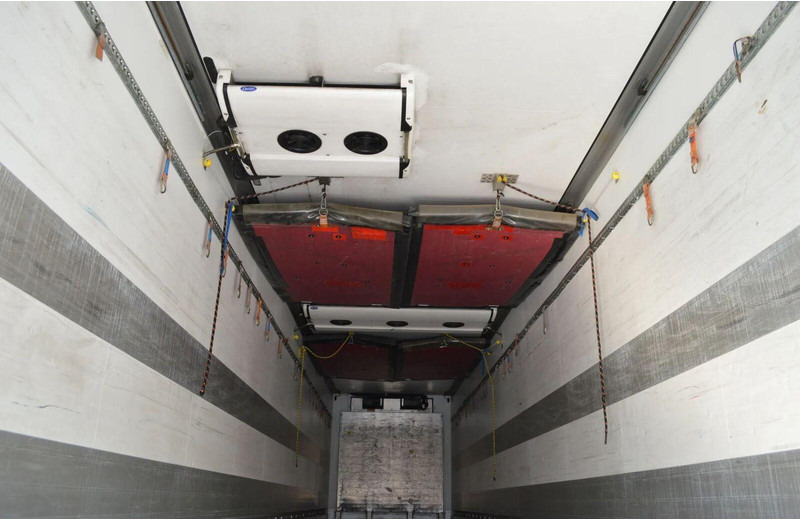 Schmitz Cargobull SKO 24REFRIGERATOR + LIFT ROLLER SHUTTER CARRIER VECTOR 1850Mtº - Semiremorcă frigider: Foto 4 Schmitz Cargobull SKO 24REFRIGERATOR + LIFT ROLLER SHUTTER CARRIER VECTOR 1850Mtº - Semiremorcă frigider: Foto 4