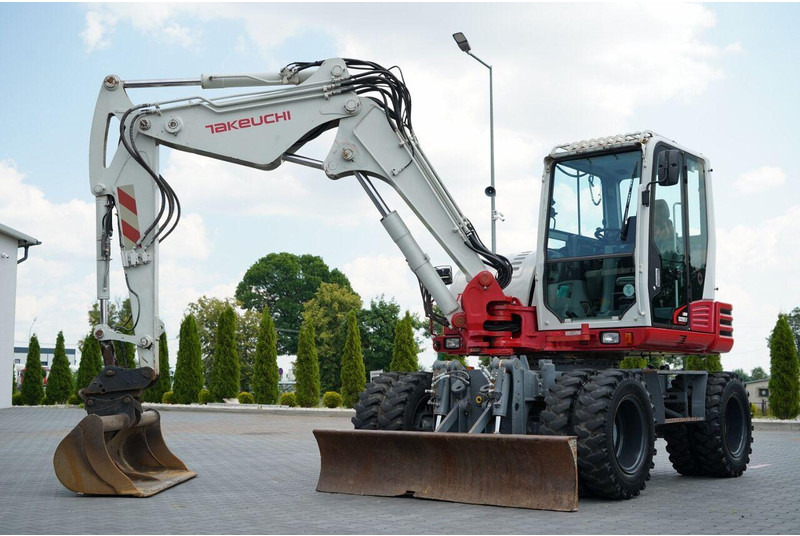 Takeuchi TB 295 W / KOPARKA KOŁOWA / 2016 ROK / PO KONTRAKCIE SERWISOWYM - Excavator pe roţi: Foto 1 Takeuchi TB 295 W / KOPARKA KOŁOWA / 2016 ROK / PO KONTRAKCIE SERWISOWYM - Excavator pe roţi: Foto 1