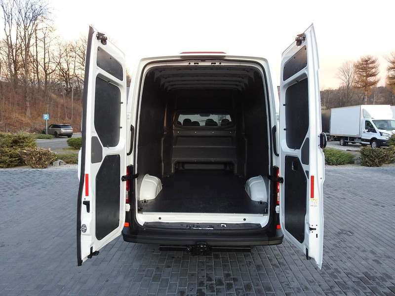 Microbuz, Transport persoane Volkswagen CRAFTER 4X4 4MOTION  FURGON BRYGADÓWKA  7 MIEJSC KLIMATYZACJA  1: Foto 12 Microbuz, Transport persoane Volkswagen CRAFTER 4X4 4MOTION  FURGON BRYGADÓWKA  7 MIEJSC KLIMATYZACJA  1: Foto 12