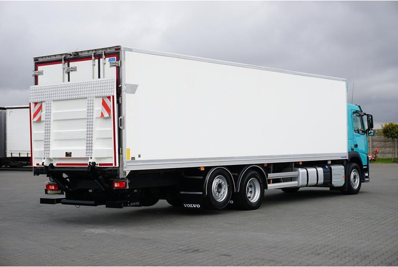 Volvo FM / 330 / E 6 / CHŁODNIA + WINDA / 23 PALETY / OŚ SKRĘTNA / DŁ - Camion frigider: Foto 5 Volvo FM / 330 / E 6 / CHŁODNIA + WINDA / 23 PALETY / OŚ SKRĘTNA / DŁ - Camion frigider: Foto 5