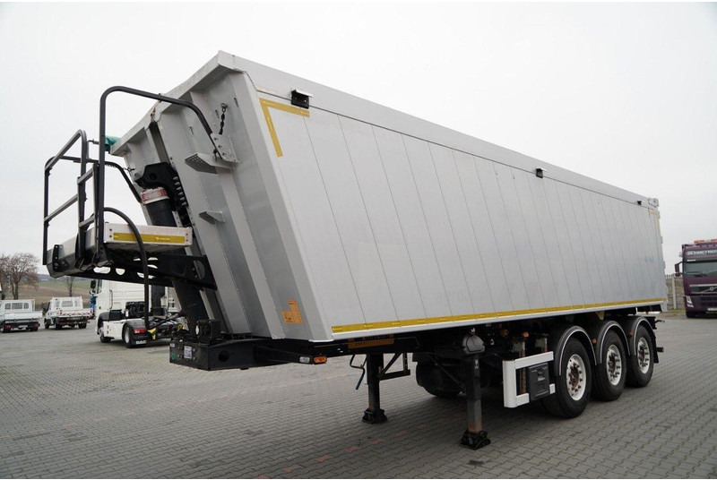 Wielton WYWROTKA / 41 M3 / ALUMINIOWA / 2x OŚ PODNOSZONA / OSIE SAF / A - Semiremorcă basculantă: Foto 2 Wielton WYWROTKA / 41 M3 / ALUMINIOWA / 2x OŚ PODNOSZONA / OSIE SAF / A - Semiremorcă basculantă: Foto 2