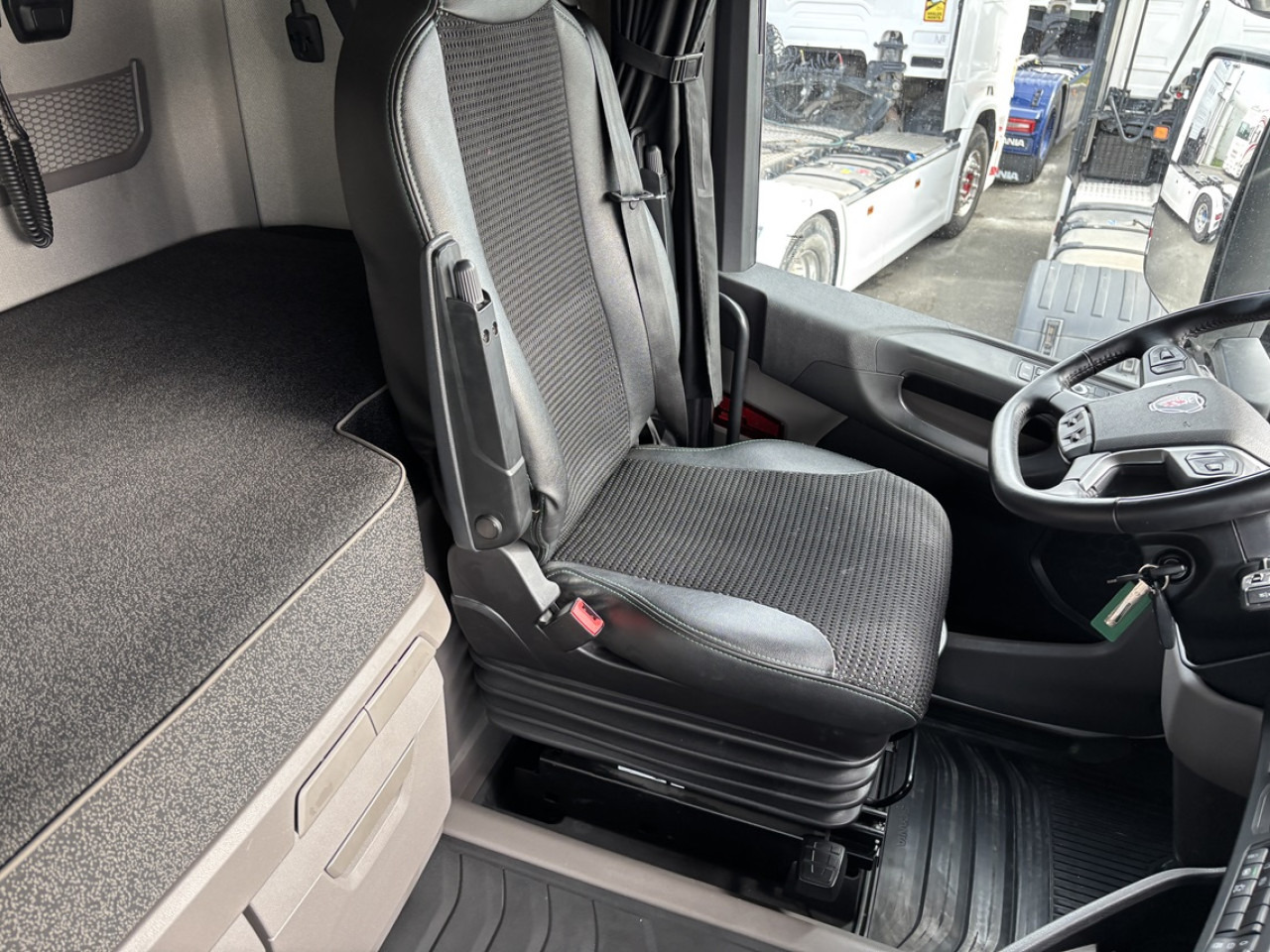 SCANIA R 530 A4x2NB - Cap tractor: Foto 2 SCANIA R 530 A4x2NB - Cap tractor: Foto 2