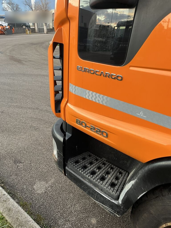 IVECO EuroCargo 80-220 - Camion basculantă: Foto 4 IVECO EuroCargo 80-220 - Camion basculantă: Foto 4