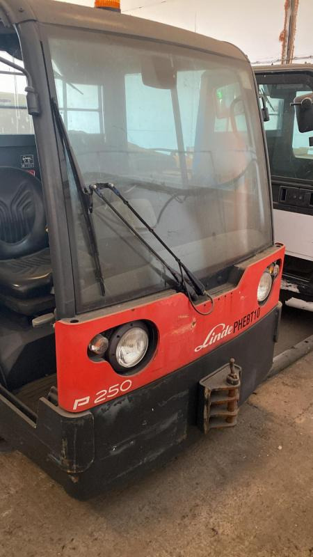 Linde Electric Tug P250 - Tractor electric: Foto 1 Linde Electric Tug P250 - Tractor electric: Foto 1