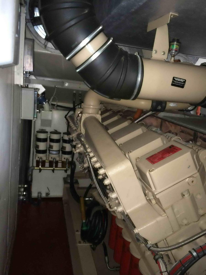 Cummins Generator 1425 KVA powerd by KTA50-G3 - Generator electric: Foto 1 Cummins Generator 1425 KVA powerd by KTA50-G3 - Generator electric: Foto 1