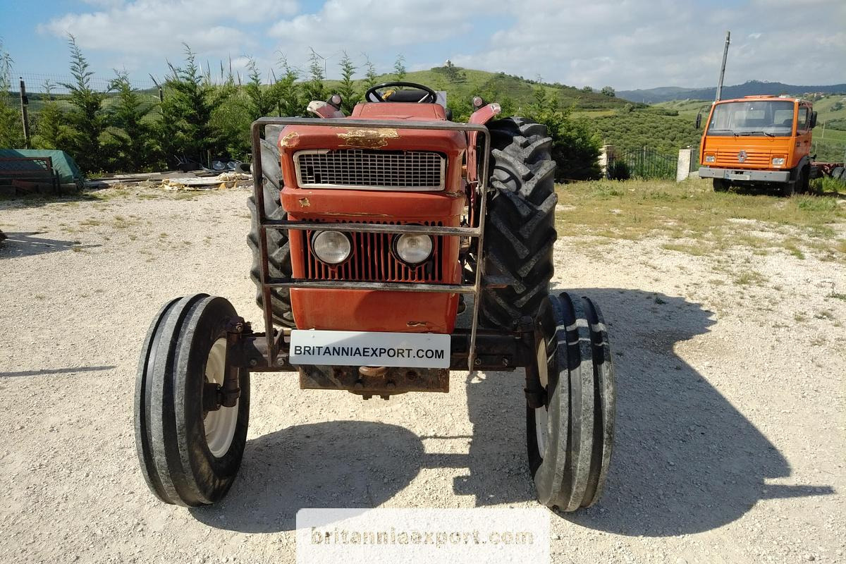 FIAT 640 Farm Tractor with Power Steering - Tractor agricol: Foto 2 FIAT 640 Farm Tractor with Power Steering - Tractor agricol: Foto 2