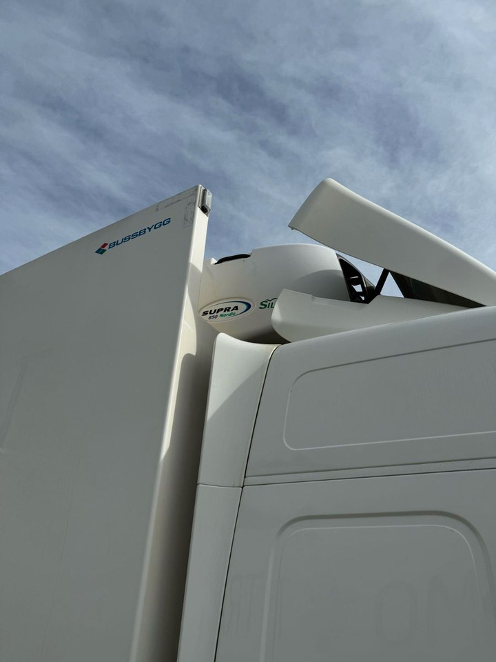 Volvo FM330 / Carrier Supra 850 nordic - Camion frigider: Foto 5 Volvo FM330 / Carrier Supra 850 nordic - Camion frigider: Foto 5