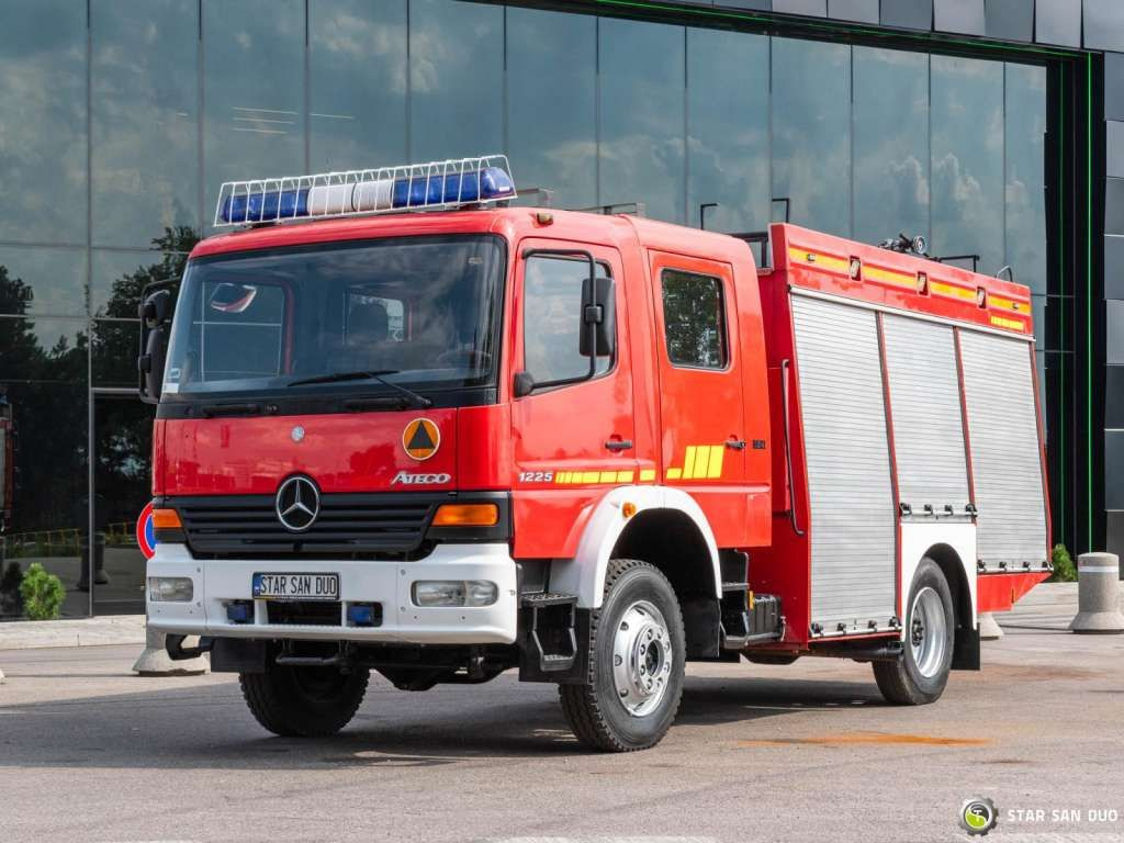 Mercedes-Benz 4x4 ATEGO 1225 CNBOP Fire Brigade - Camion: Foto 3 Mercedes-Benz 4x4 ATEGO 1225 CNBOP Fire Brigade - Camion: Foto 3
