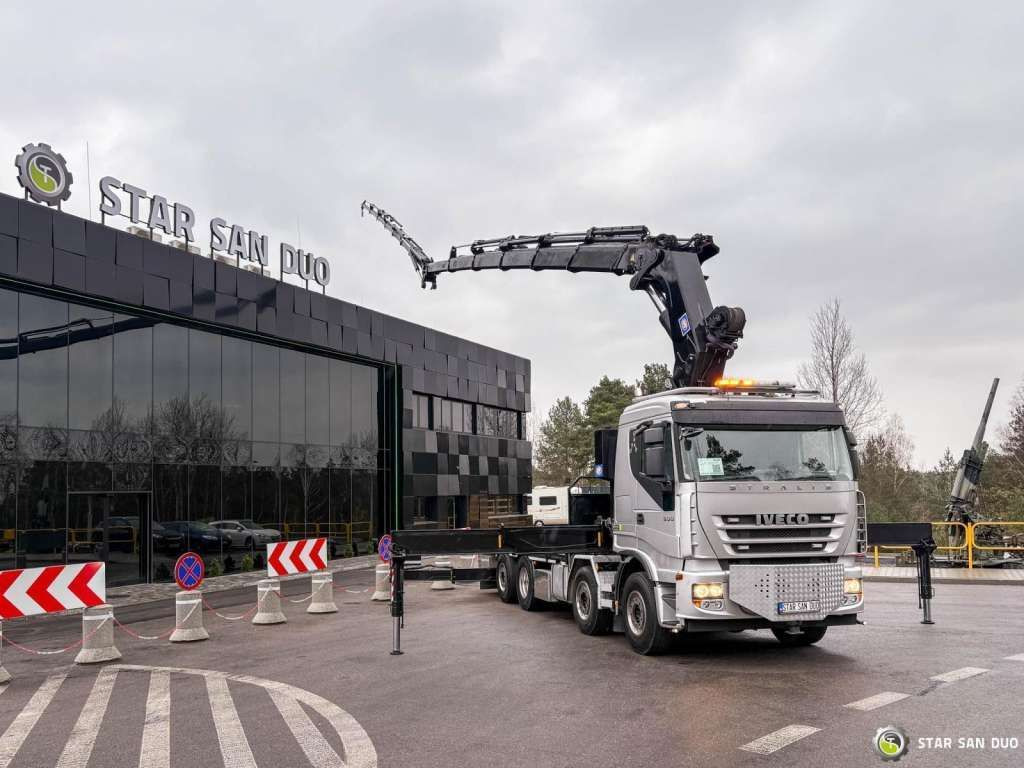 Iveco STRALIS AS320S50Y 8x2 HMF 8520-0K6 FLY JIB Winc - Camion cu macara: Foto 1 Iveco STRALIS AS320S50Y 8x2 HMF 8520-0K6 FLY JIB Winc - Camion cu macara: Foto 1