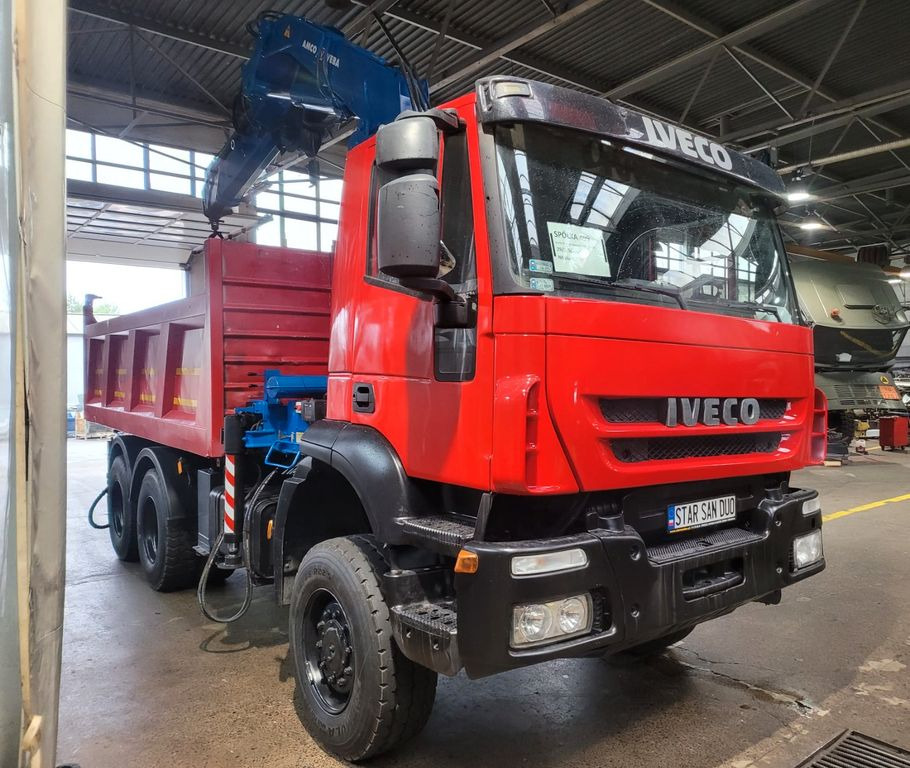 Camion basculantă, Camion cu macara Iveco TRAKKER 6x6 AMCO VEBA 924 CRANE KIPPER CRAN .: Foto 1