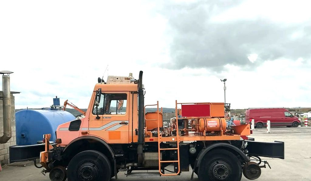 Unimog 1650 4x4 ZAGRO SCHIENEN TWO WAY RAIL ROAD - Maşina comunala: Foto 3 Unimog 1650 4x4 ZAGRO SCHIENEN TWO WAY RAIL ROAD - Maşina comunala: Foto 3