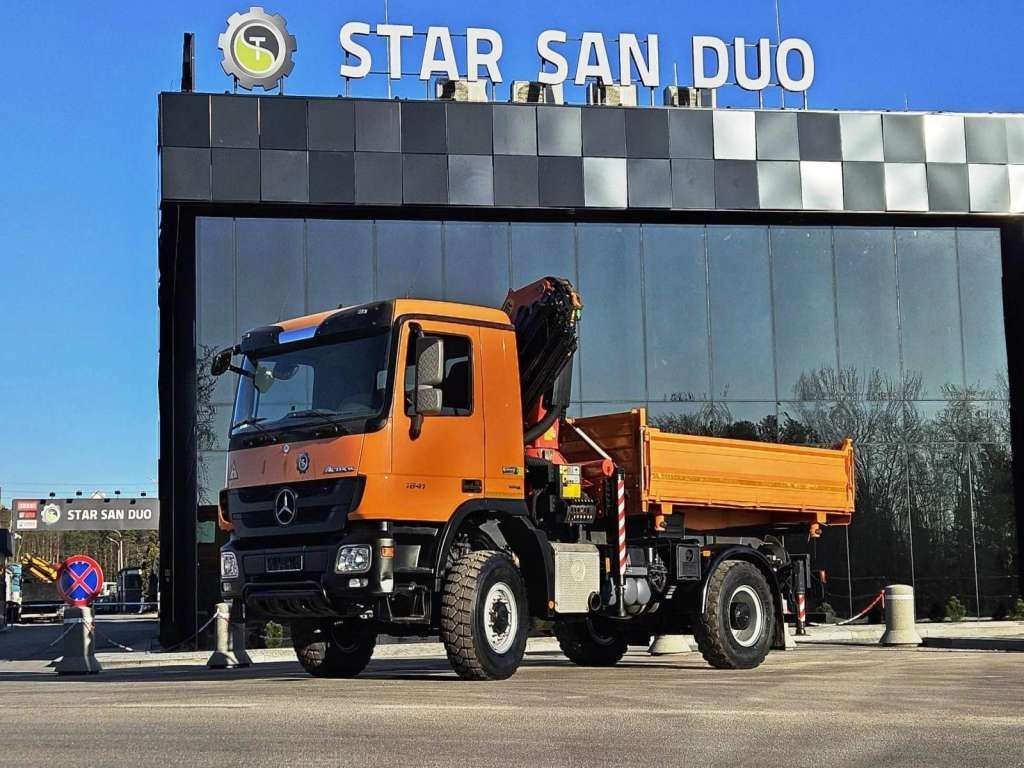 Mercedes-Benz ACTROS 1841 4x4 PALFINGER PK 22002 CRANE KIPER - Camion cu macara, Camion basculantă: Foto 3 Mercedes-Benz ACTROS 1841 4x4 PALFINGER PK 22002 CRANE KIPER - Camion cu macara, Camion basculantă: Foto 3