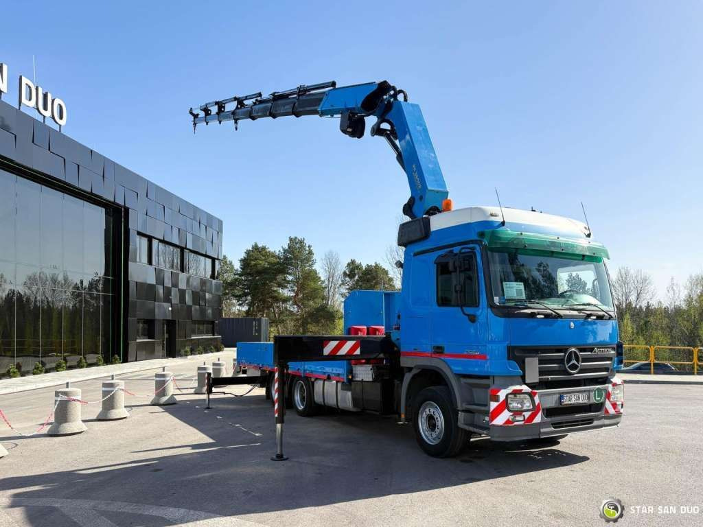 Mercedes-Benz ACTROS 2646L 6x4 PALFINGER 36002 Crane Winch - Camion cu macara: Foto 2 Mercedes-Benz ACTROS 2646L 6x4 PALFINGER 36002 Crane Winch - Camion cu macara: Foto 2