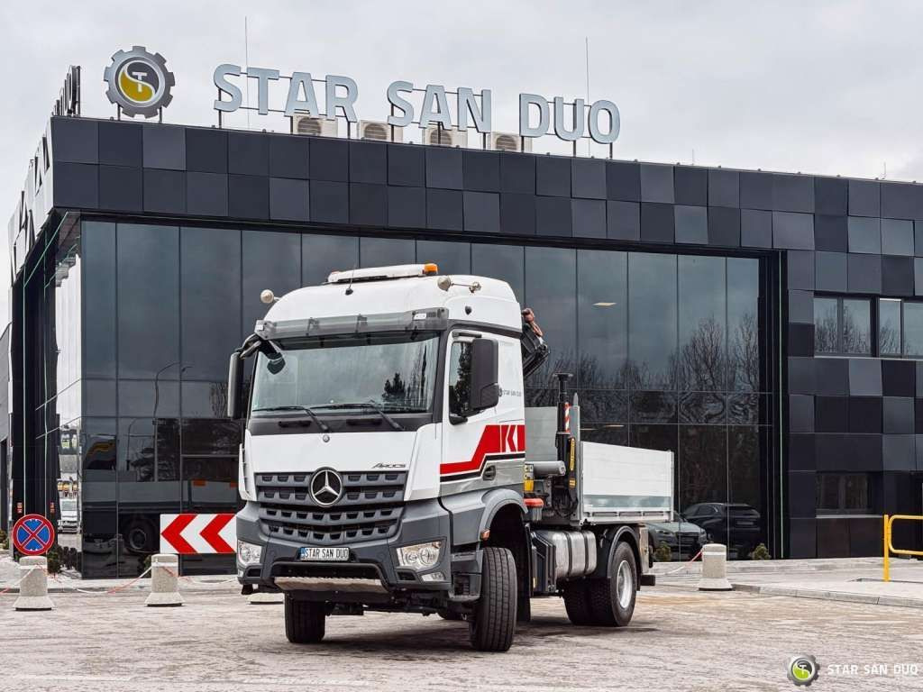 Mercedes-Benz AROCS 1851 4x4 PALFINGER PK 20002 Crane Kran - Camion cu macara: Foto 2 Mercedes-Benz AROCS 1851 4x4 PALFINGER PK 20002 Crane Kran - Camion cu macara: Foto 2
