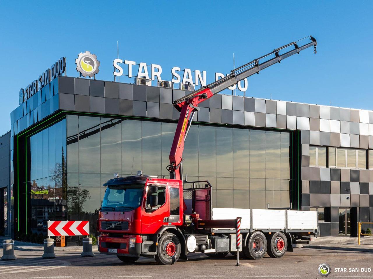 - Camion cu macara: Foto 5 - Camion cu macara: Foto 5
