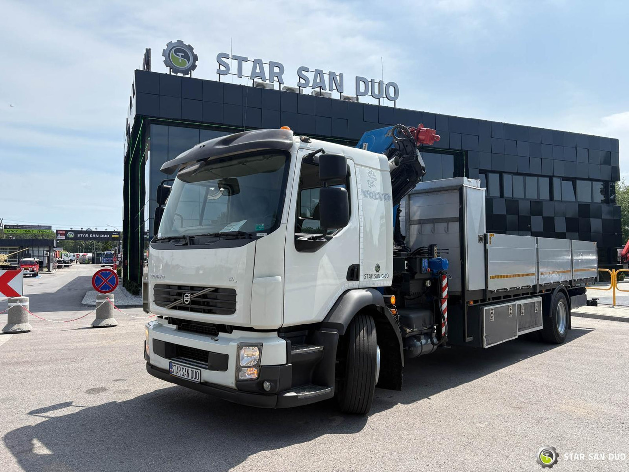 Camion cu macara : Foto 11