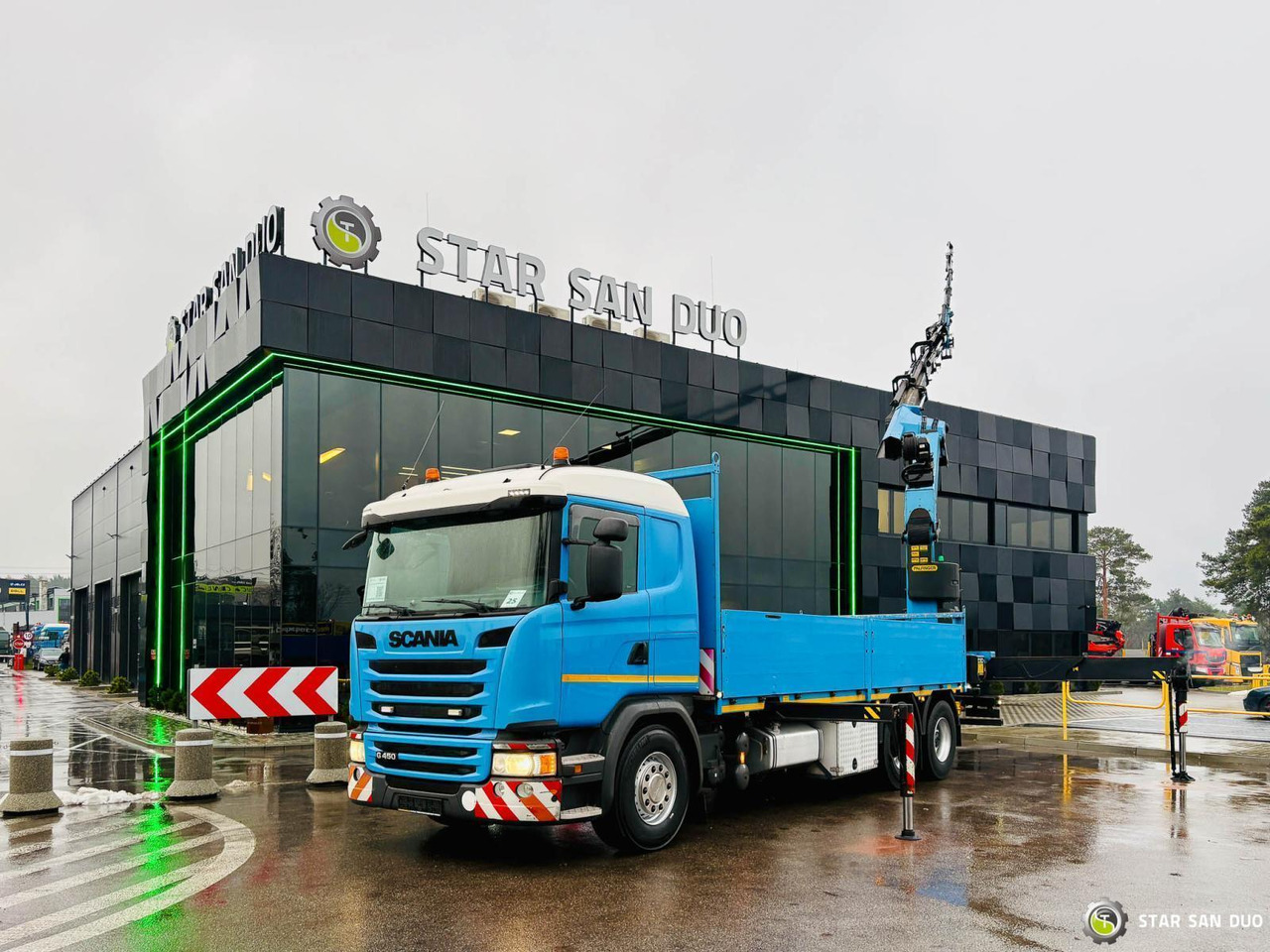 - Camion cu macara: Foto 2 - Camion cu macara: Foto 2