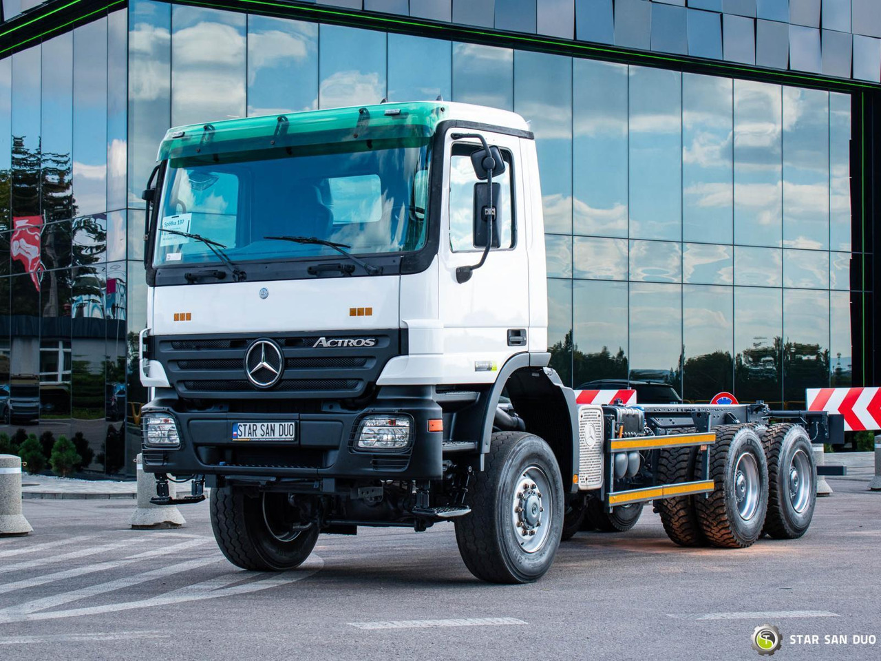 - Camion şasiu: Foto 4 - Camion şasiu: Foto 4