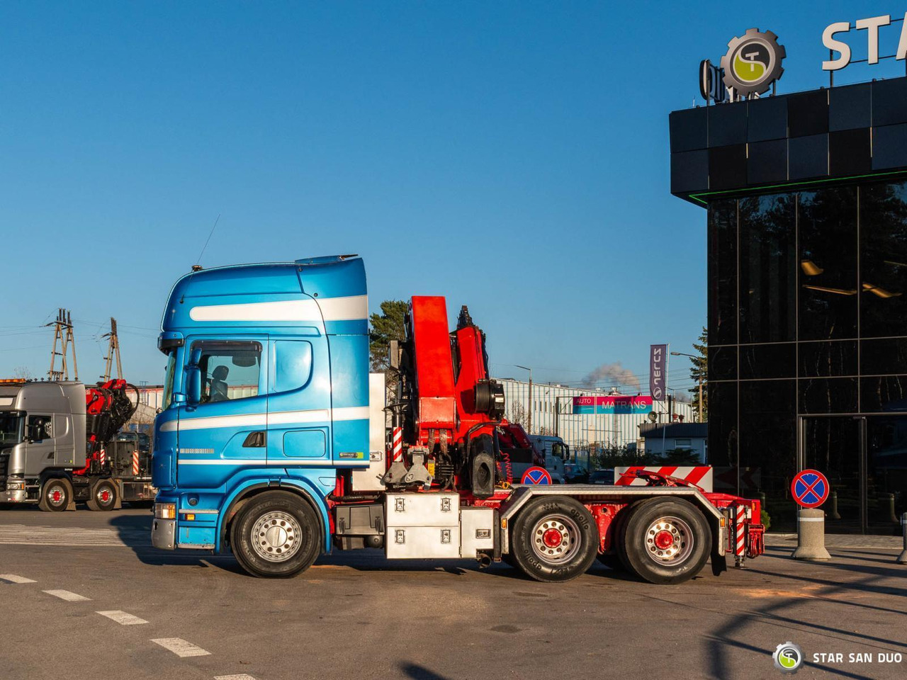 Camion cu macara : Foto 10