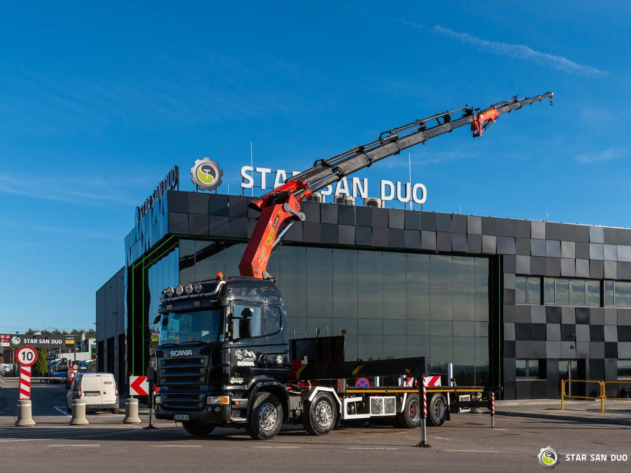 - Camion cu macara: Foto 3 - Camion cu macara: Foto 3