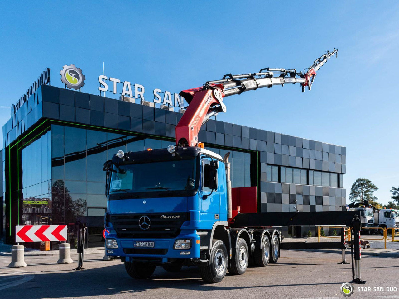 - Camion cu macara: Foto 3 - Camion cu macara: Foto 3