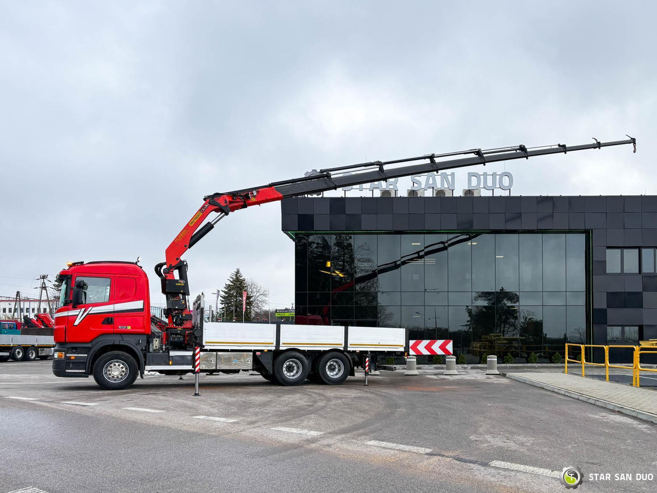 - Camion cu macara: Foto 3 - Camion cu macara: Foto 3