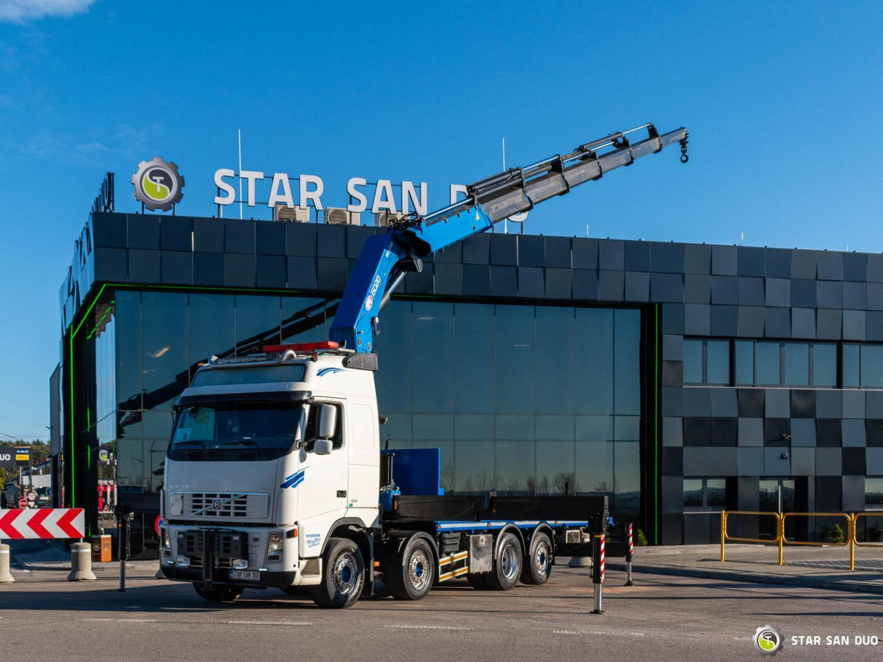 - Camion cu macara: Foto 3 - Camion cu macara: Foto 3