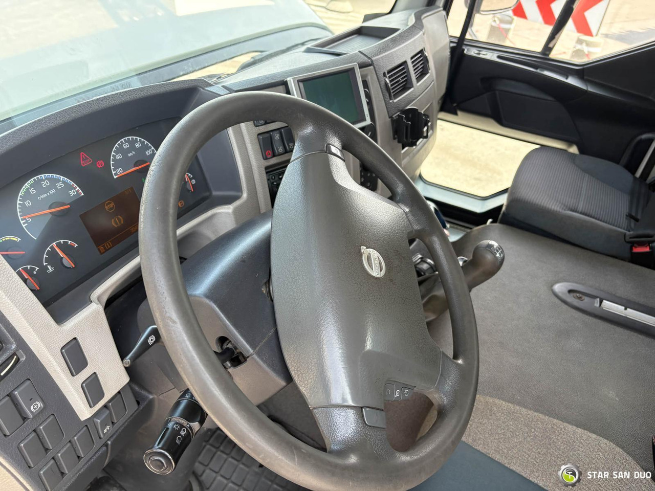 Camion cu macara : Foto 16