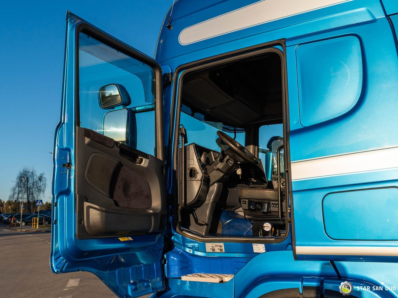 Camion cu macara : Foto 15