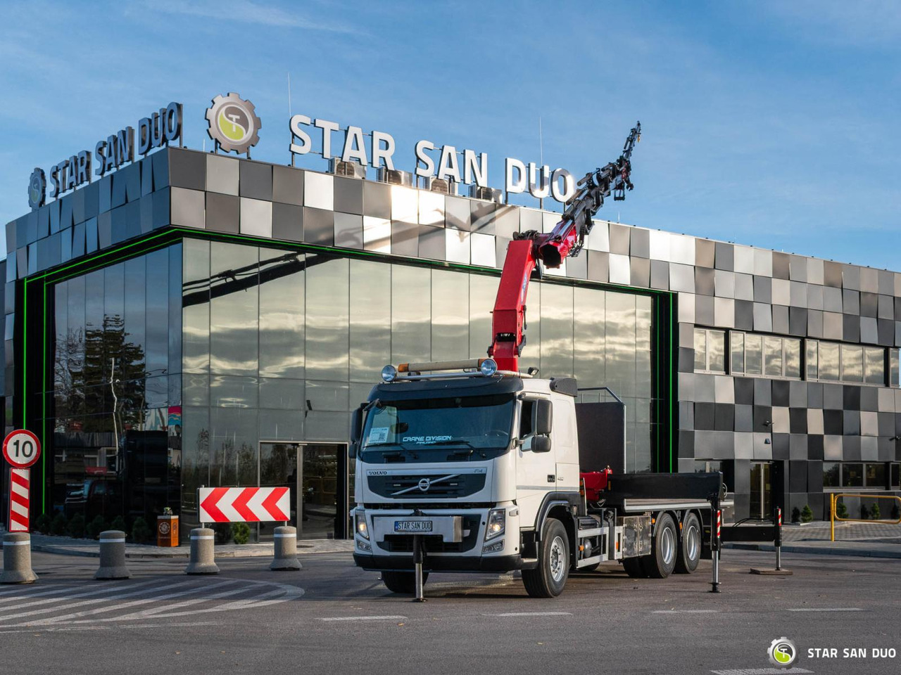 - Camion cu macara: Foto 2 - Camion cu macara: Foto 2