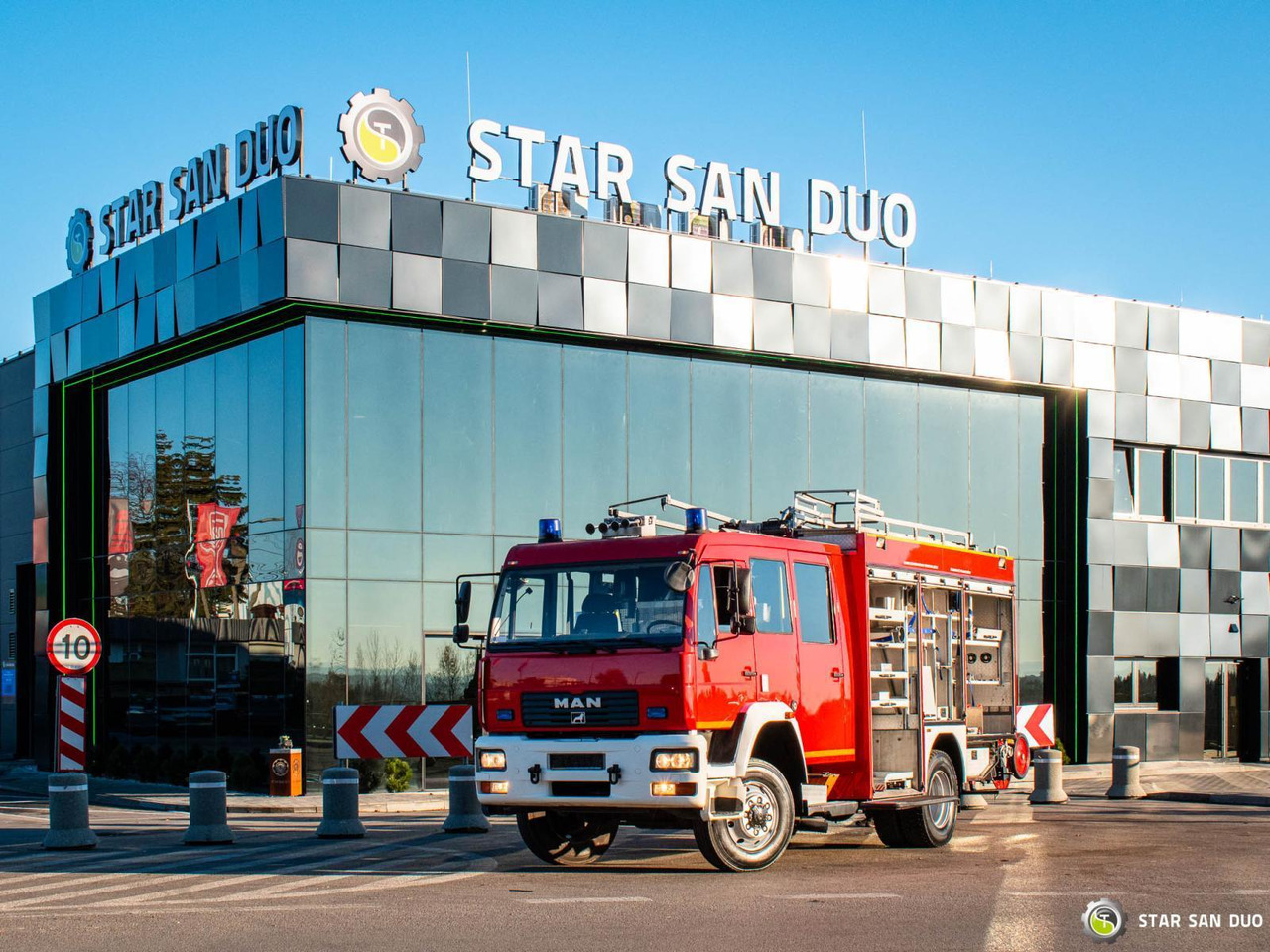 - Autospeciala de stins incendii: Foto 3 - Autospeciala de stins incendii: Foto 3